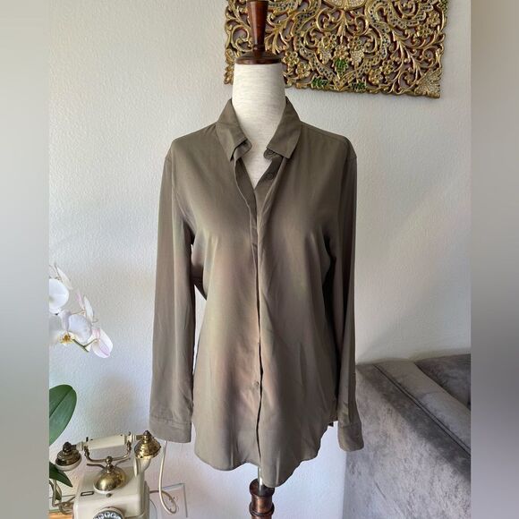 Uniqlo Tops - uniqlo blouse in olive green